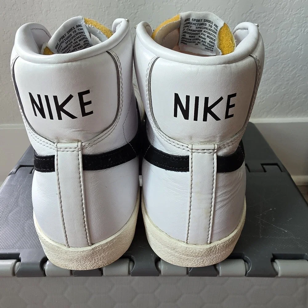 Nike Blazer Mid 77‎ Vintage White Black Sneakers Men 9.5 BQ6806-100